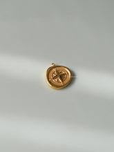 Load image into Gallery viewer, 1pc Compass La Charm - Waterproof
