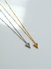 Load image into Gallery viewer, Richwood Skinny Heart Necklace (2 Colors)
