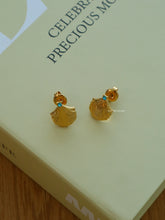 Load image into Gallery viewer, Isolde Shell Stud Earrings - Waterproof
