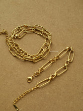Load image into Gallery viewer, Twisted Clip Click Chain Necklace

