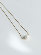 Load image into Gallery viewer, Big Minimalist Single Pearl Necklace
