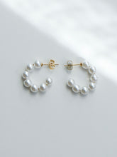 Load image into Gallery viewer, Basic Pearl Cuff Earrings
