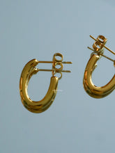 Load image into Gallery viewer, Suzi Cuff Earrings - Waterproof
