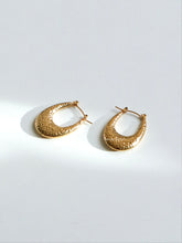 Load image into Gallery viewer, Omaju Round Earrings - Waterproof
