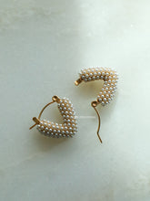 Load image into Gallery viewer, Trio Pearl Earrings - Waterproof
