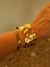 Load image into Gallery viewer, Verane Cuff Bangle - Waterproof
