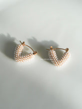 Load image into Gallery viewer, Trio Pearl Earrings - Waterproof
