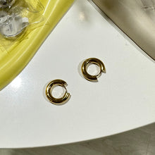Load image into Gallery viewer, 4mm Gold Minimal Round Hoop Earrings
