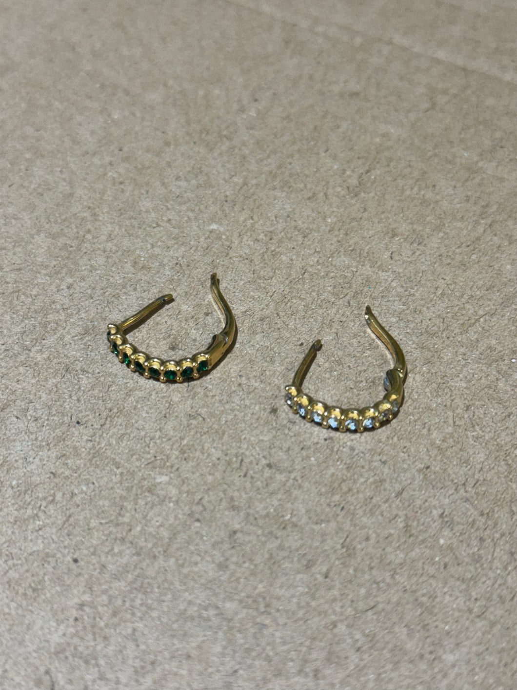 (T&C) Glimmering Cape Gems Earrings