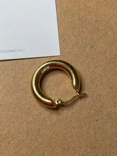 Load image into Gallery viewer, (T&amp;C) Gold Basic Minimalism Hoop Earrings
