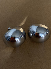Load image into Gallery viewer, (T&amp;C) Silver Bold Tear Ball Earrings
