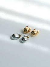 Load image into Gallery viewer, Small Light Hollow Earrings (2 Colors) - Waterproof
