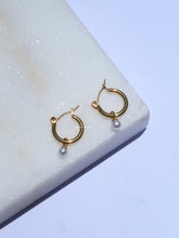 Load image into Gallery viewer, Yerin Pearl Drop Earrings - Waterproof
