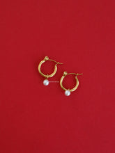 Load image into Gallery viewer, Yerin Pearl Drop Earrings - Waterproof

