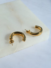 Load image into Gallery viewer, Up FITZ Laura Cuff Earrings - Waterproof
