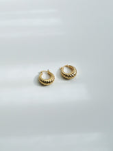 Load image into Gallery viewer, Thick Round Teardrop Gold  Earrings
