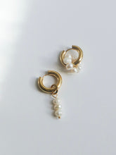 Load image into Gallery viewer, Bridal Pearl Wedding Drop Earrings
