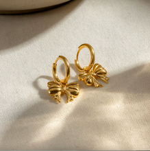Load image into Gallery viewer, Baylee Ribbon Drop Earrings - Waterproof

