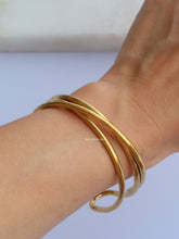 Load image into Gallery viewer, Johanna Bangle - Waterproof
