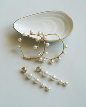 Load image into Gallery viewer, Pearl Drop Line Earrings
