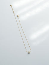 Load image into Gallery viewer, Minimalist Pearl Necklace
