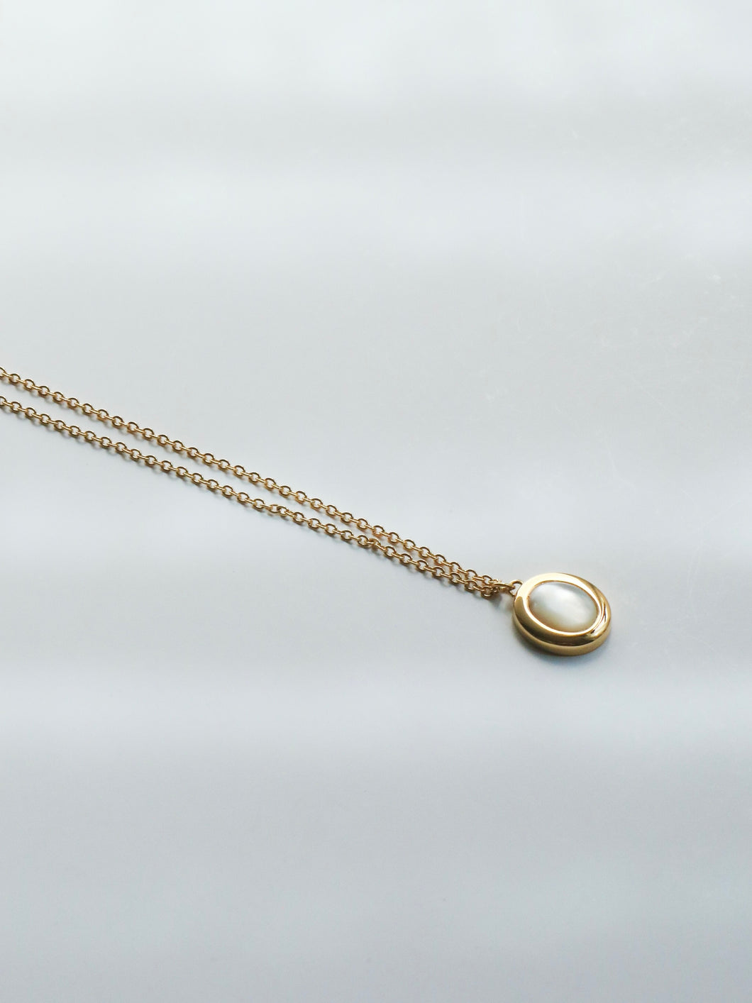 Oval Shell Pendant Necklace