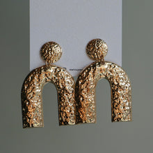 Load image into Gallery viewer, Golden Statement Earrings
