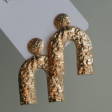 Load image into Gallery viewer, Golden Statement Earrings
